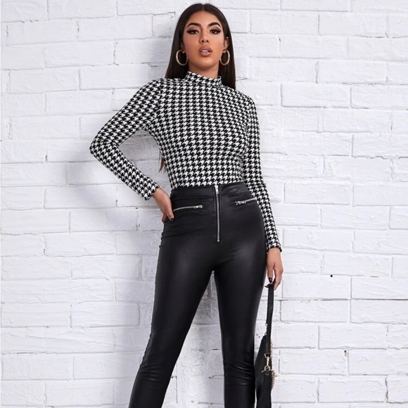 SHEIN Unity Mock Neck Houndstooth Top in Black/White - Picture 2 of 6